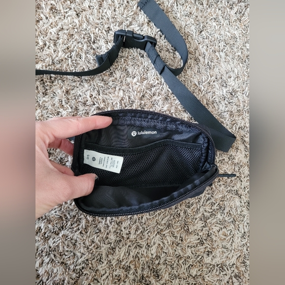 LULULEMON Mini Belt Bag - Picture 7 of 7